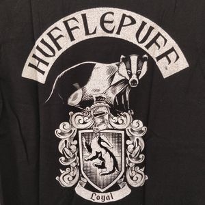 Harry Potter Hufflepuff Hot Topic Black shirt NWT